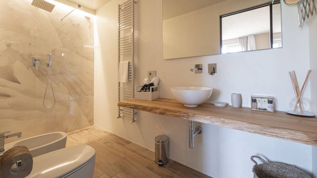 Agriturismo-Terre-degli-Angeli-Pietra-Ligure-Savona-four-roomed-flat-Bathroom-54